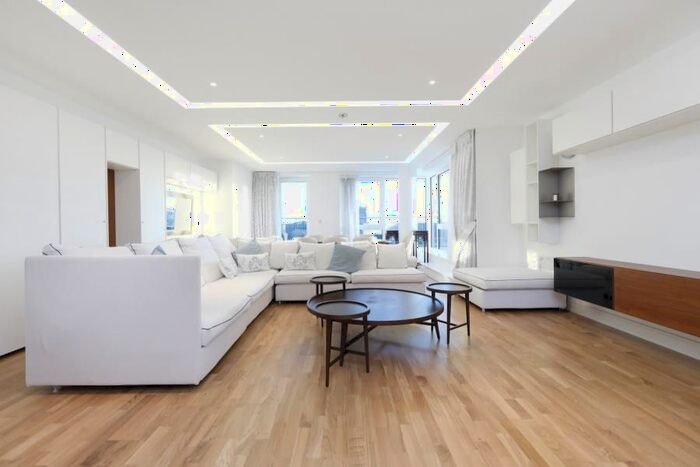 3 Bedroom Flat To Rent In Spinnaker House, Juniper Drive, Battersea Reach, SW18