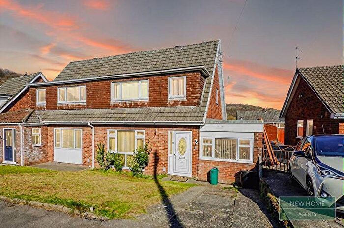 3 Bedroom Semi Detached House For Sale In Summerfield Drive Llantrisant, CF72