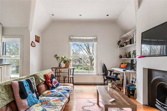 1 Bedroom Apartment For Sale In Station Road, London, N22