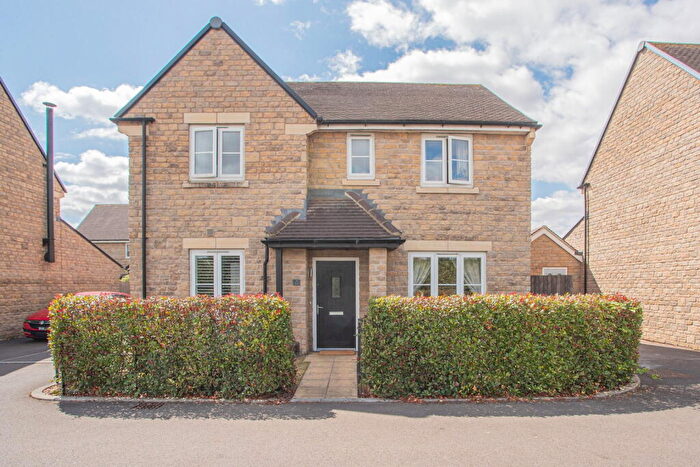 4 Bedroom Detached House For Sale In Carnival Close, Malmesbury, SN16