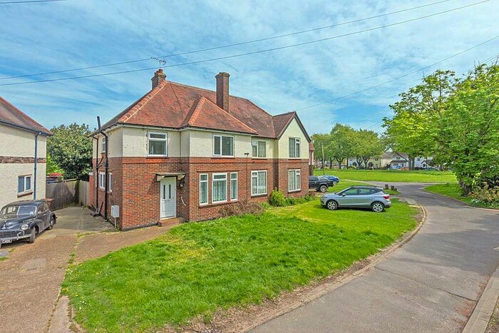 3 Bedroom Semi-Detached House To Rent In Trotts Hall Gardens, Sittingbourne, Kent, ME10