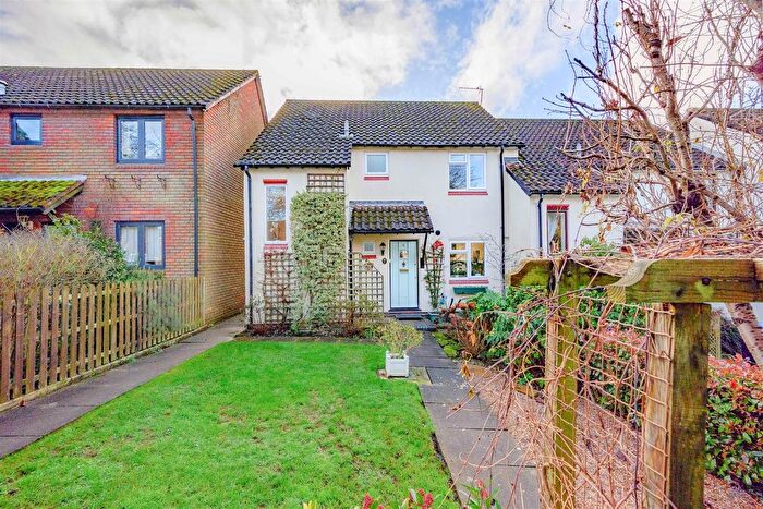 3 Bedroom End Terrace House For Sale In Chipperfield Road, Bovingdon, Hemel Hempstead, HP3