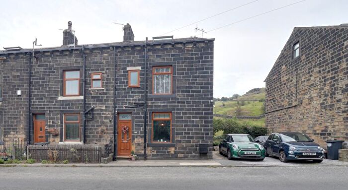 3 Bedroom Terraced House For Sale In Rochdale Road, Todmorden, OL14