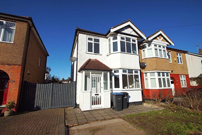 3 Bedroom Semi-Detached House To Rent In Willow Road, Enfield, EN1