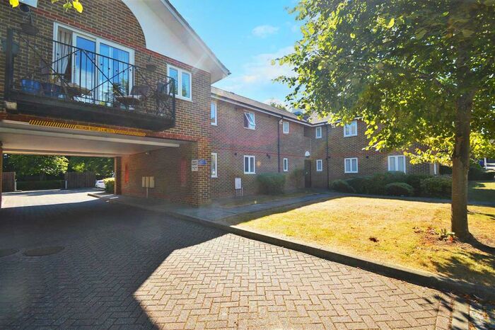 2 Bedroom Maisonette To Rent In Armada Way, Chatham, ME4