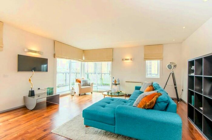 2 Bedroom Apartment To Rent In Dingley Road, Clerkenwell, London, EC1V