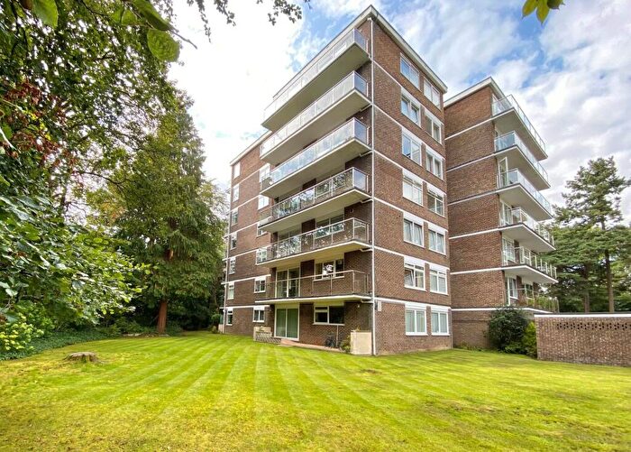 2 Bedroom Apartment For Sale In Pine Park Mansions - Wilderton Road, Branksome Park, BH13