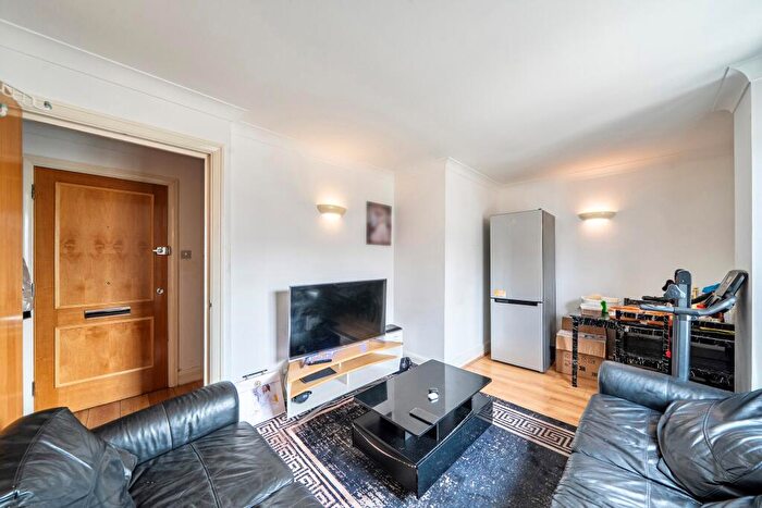 1 Bedroom Flat For Sale In Skyview Apartments, Park Street, Croydon, CR0