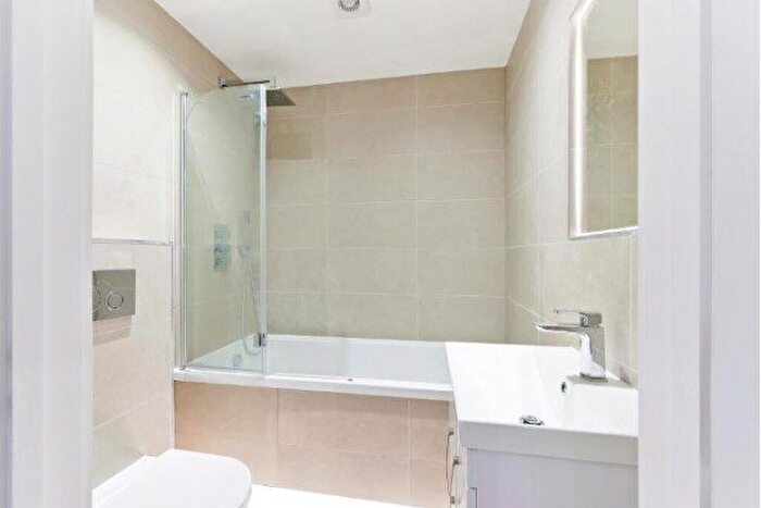1 Bedroom Flat To Rent In Portland Road, Dorking, RH4
