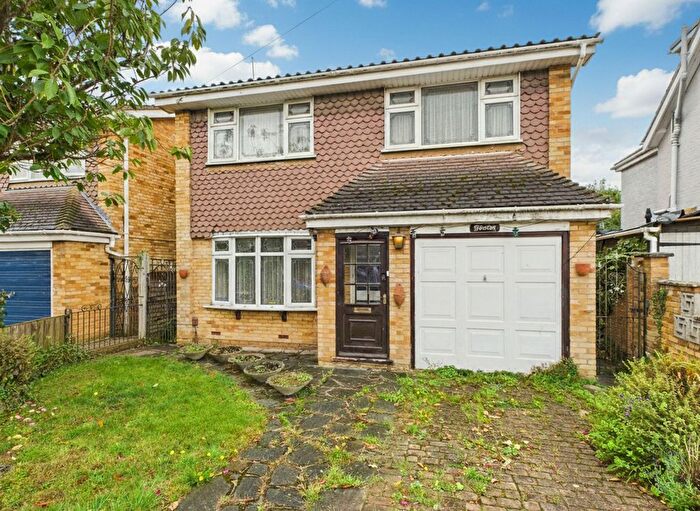 4 Bedroom Detached House For Sale In Second Avenue, Stanford-Le-Hope, SS17