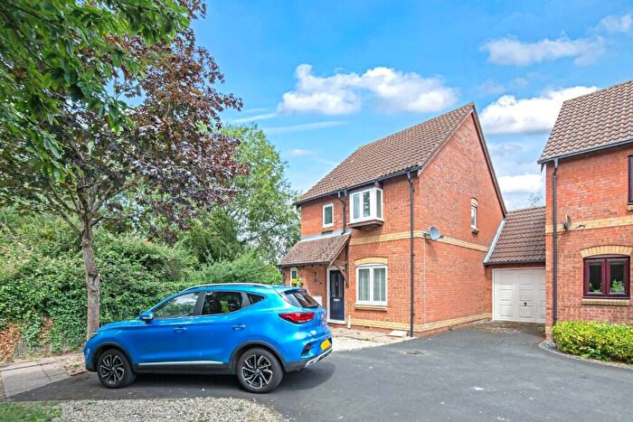 3 Bedroom Detached House For Sale In Hawksmead, Bicester, Oxfordshire, OX26