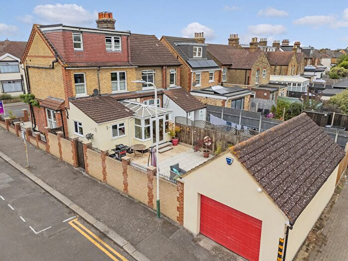 4 Bedroom Semi-detached House For Sale In Medora Road, Romford, RM7