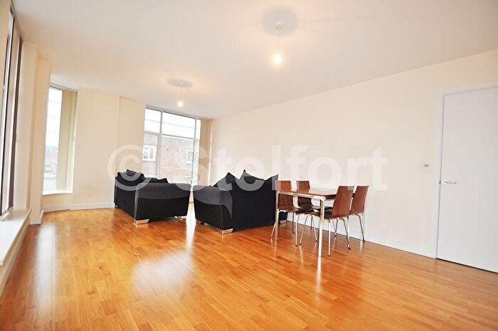 2 Bedroom Flat To Rent In Axminster Road, London, N7