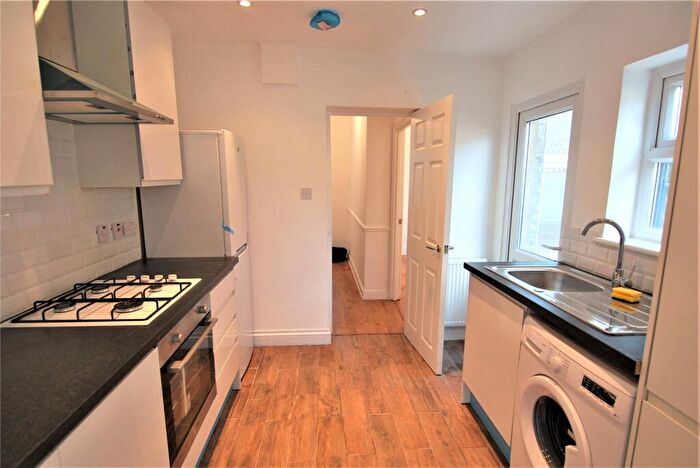 4 Bedroom Terraced House To Rent In Graham Road, Harringay, London, N15
