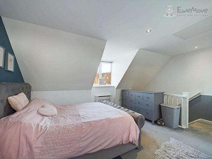3 Bedroom Terraced House For Sale In Oaktree Road, South Molton, Devon, EX36