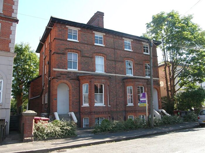 1 Bedroom Flat To Rent In Castle Crescent, Reading, Berkshire, RG1