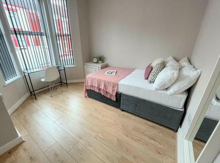 5 Bedroom House To Rent In Hannan Road, L6