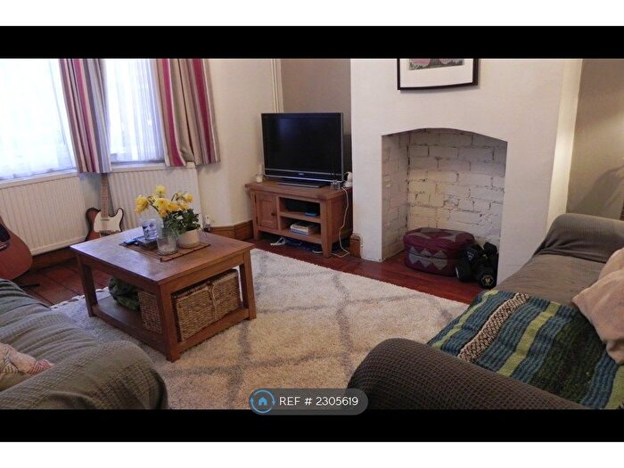 3 Bedroom Terraced House To Rent In Roseberry Road, Bristol, BS5