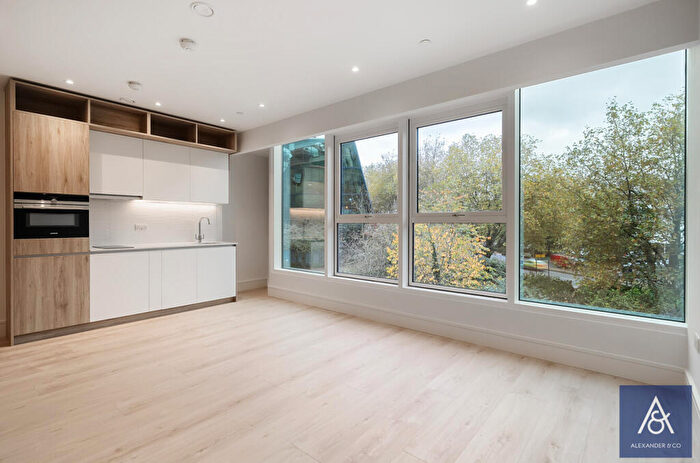 1 Bedroom Flat To Rent In Walton Street, Aylesbury, HP21