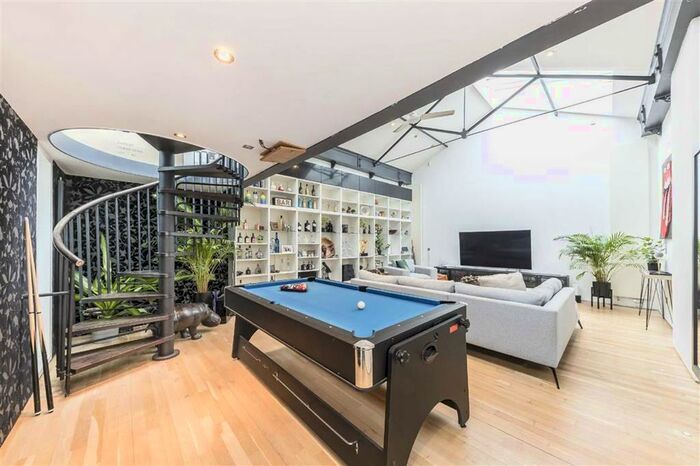 1 Bedroom Flat To Rent In Borough High Street, London, SE1