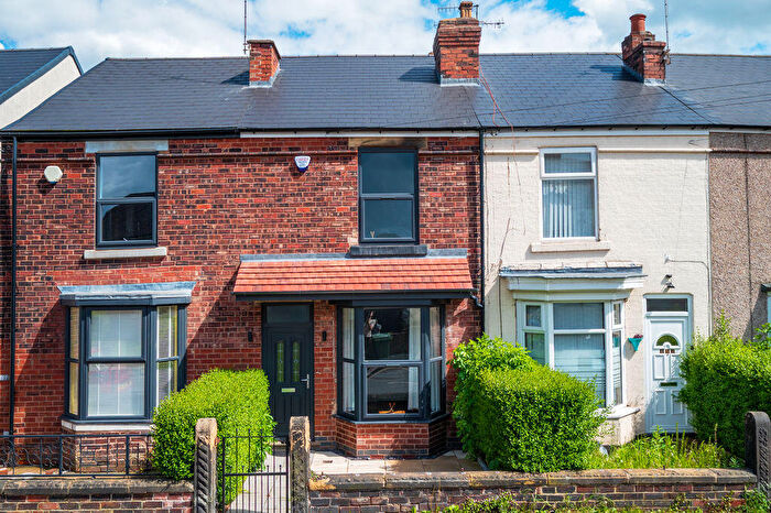 2 Bedroom Terraced House For Sale In Old Hall Road, Chesterfield, S40