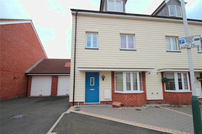 4 Bedroom Semi-Detached House To Rent In Mellowes Road, Hornchurch, Essex, RM11