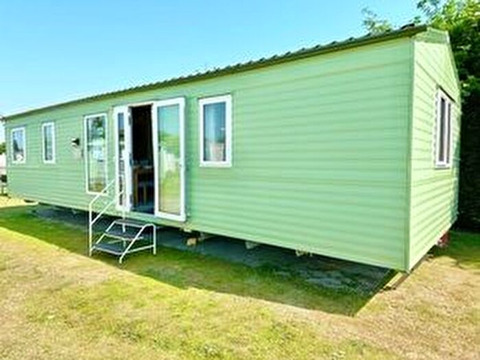3 Bedroom Mobile/park Home For Sale In Breydon Waters, Butt Lane, Burgh Castle, Great Yarmouth, NR31