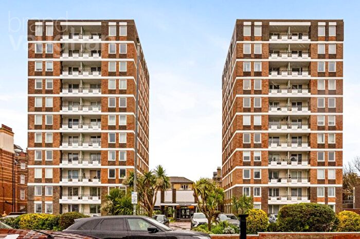 3 Bedroom Flat For Sale In Grand Avenue, Hove, BN3