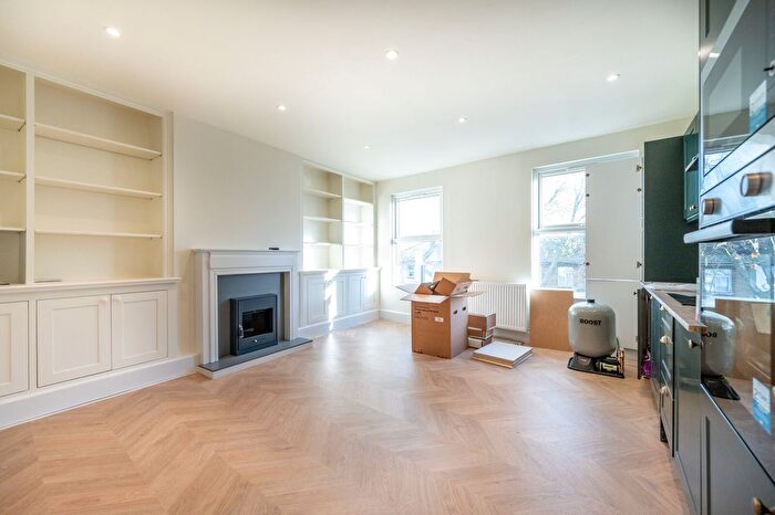 4 Bedroom Flat To Rent In Barking Road, Plaistow, London, E13