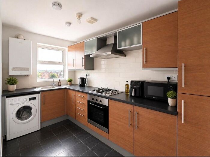 3 Bedroom Flat To Rent In Glossop Road, Sheffield, S10