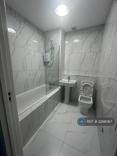 2 Bedroom Flat To Rent In Gladstone Court, Liverpool, L8