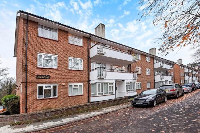 2 Bedroom Flat To Rent In Stonegrove, Edgware, HA8