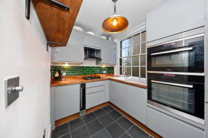 2 Bedroom Flat For Sale In Hannibal Road, Stepney, London, E1
