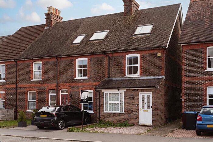 3 Bedroom End Of Terrace House For Sale In Trindles Road, South Nutfield, RH1