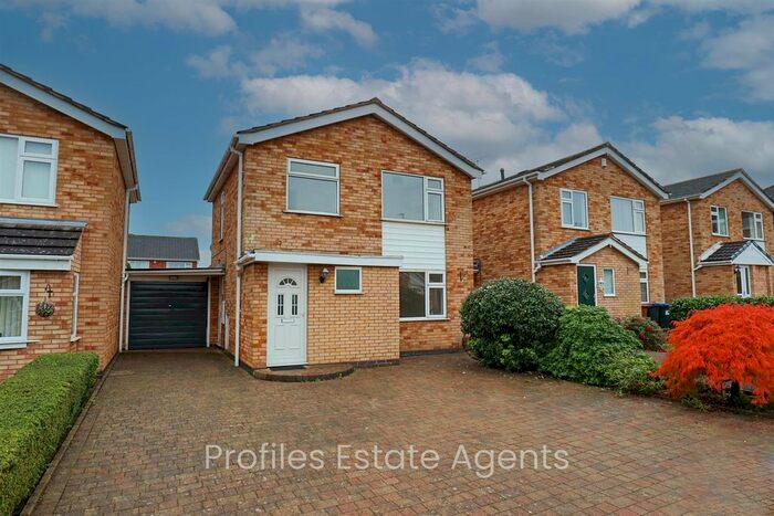 3 Bedroom Detached House To Rent In Kirfield Drive, Hinckley, LE10