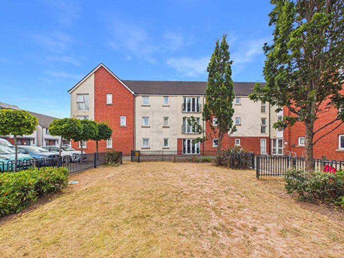 2 Bedroom Flat For Sale In Alicia Crescent, Newport, NP20