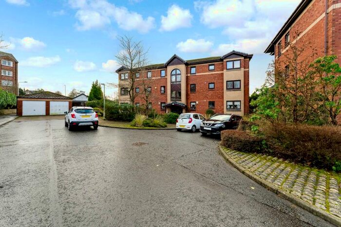 2 Bedroom Apartment To Rent In Whitelea Court, Kilmacolm, PA13