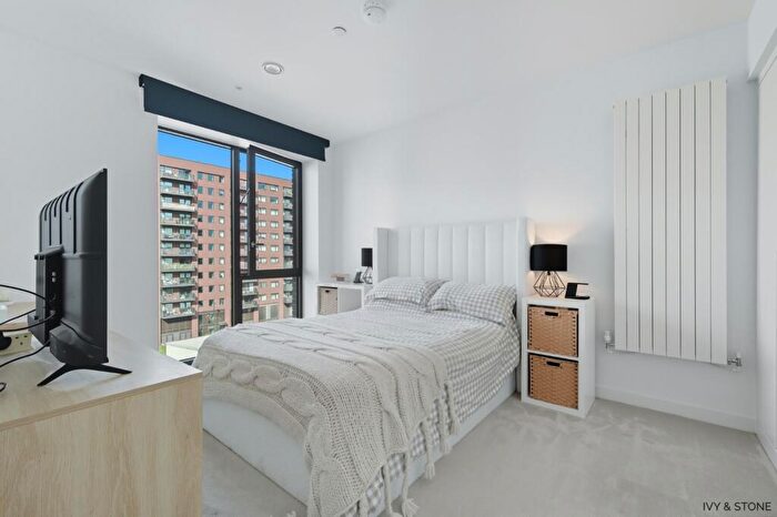 1 Bedroom Apartment For Sale In Regalia Close, London, Greater London, E16