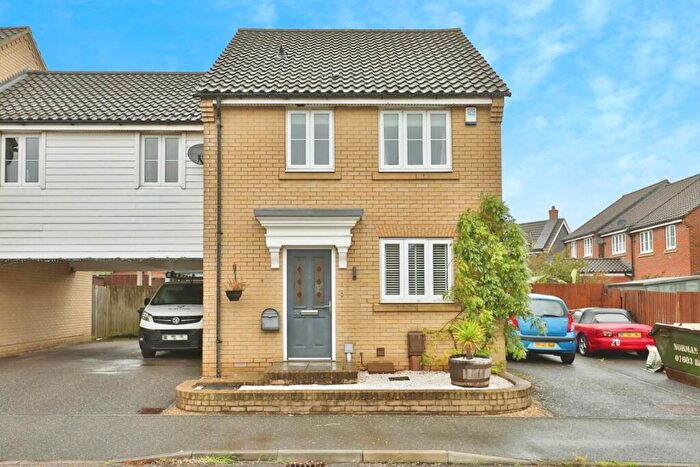3 Bedroom Link Detached House For Sale In Dolphin Road, Norwich, Norfolk, NR5