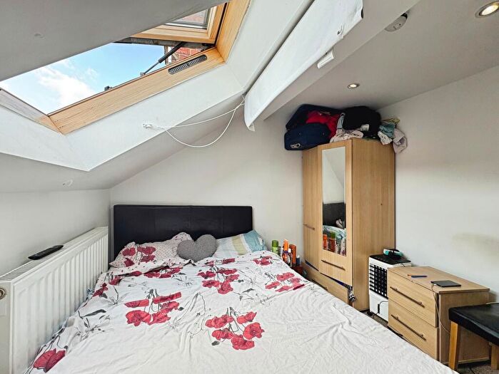 5 Bedroom Terraced House To Rent In Rothersthorpe Road, Northampton, Northamptonshire, NN4