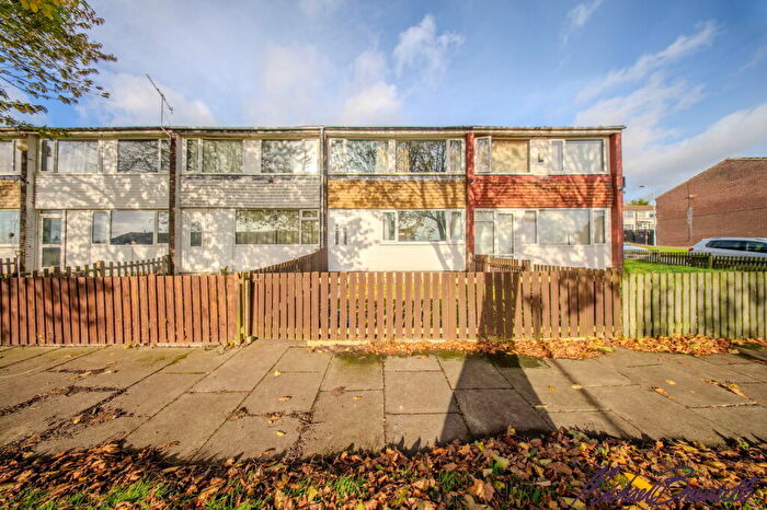 3 Bedroom Terraced House For Sale In Eskdale Rise, Allerton, Bradford, BD15