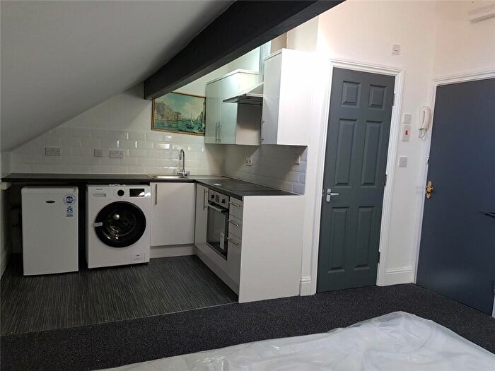 Apartment To Rent In Meadow Road, Harborne, Birmingham, B17