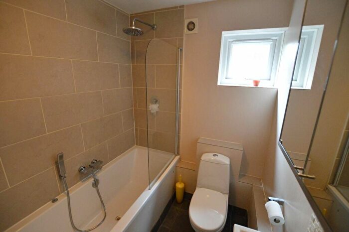 2 Bedroom Semi-Detached House To Rent In St James Road, Stoneygate, Leicester, LE2