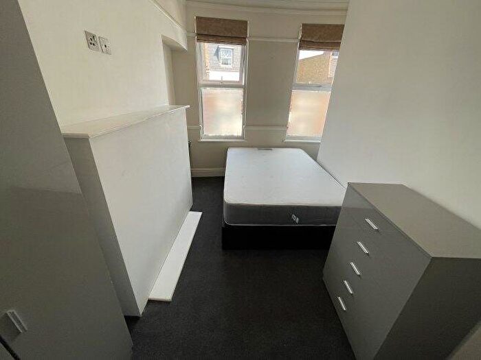 1 Bedroom Flat To Rent In High Road, NW10