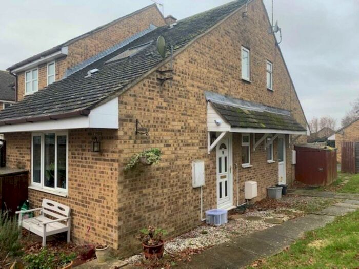 1 Bedroom Semi-Detached House To Rent In Blakes Avenue, Witney, OX28