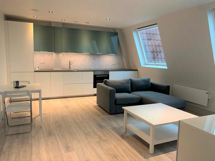 2 Bedroom Flat To Rent In Scotland Road, Warrington, WA1