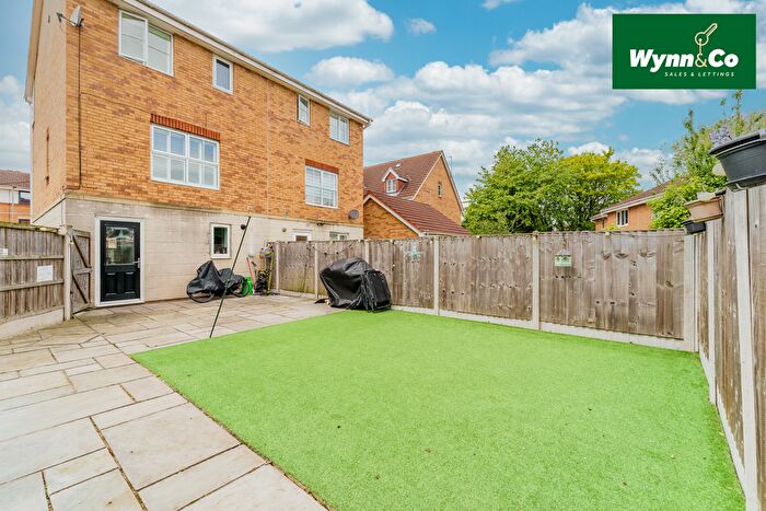 3 Bedroom Semi-Detached House For Sale In Morris Fields, Normanton, WF6