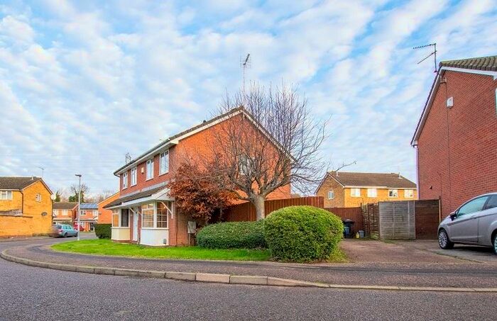 3 Bedroom Semi-Detached House To Rent In Flamborough Close, Woodston, Peterborough, PE2