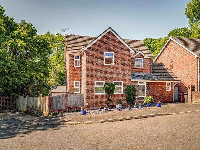 4 Bedroom Detached House For Sale In Sandbanks Close, Hailsham, BN27