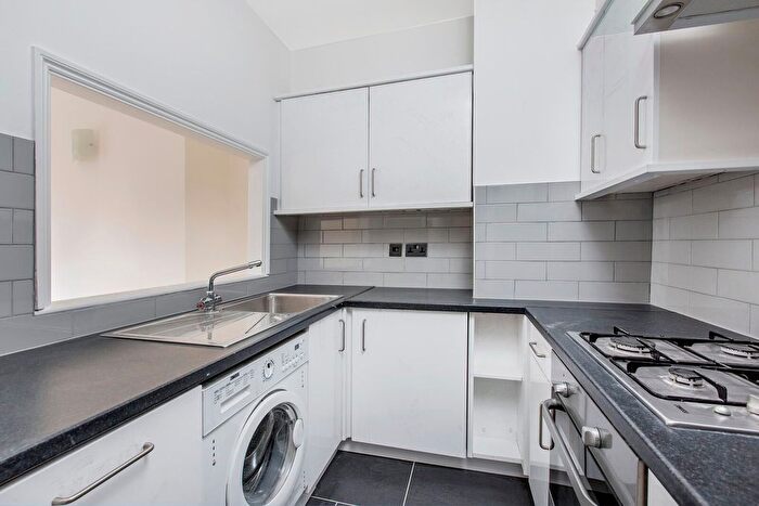 2 Bedroom Flat To Rent In Vauxhall Bridge Road, Pimlico, London, SW1V